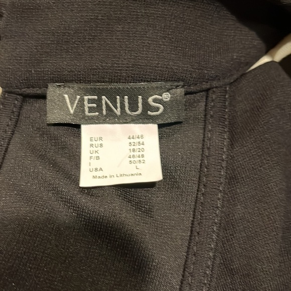 Venus Top - Picture 6 of 7